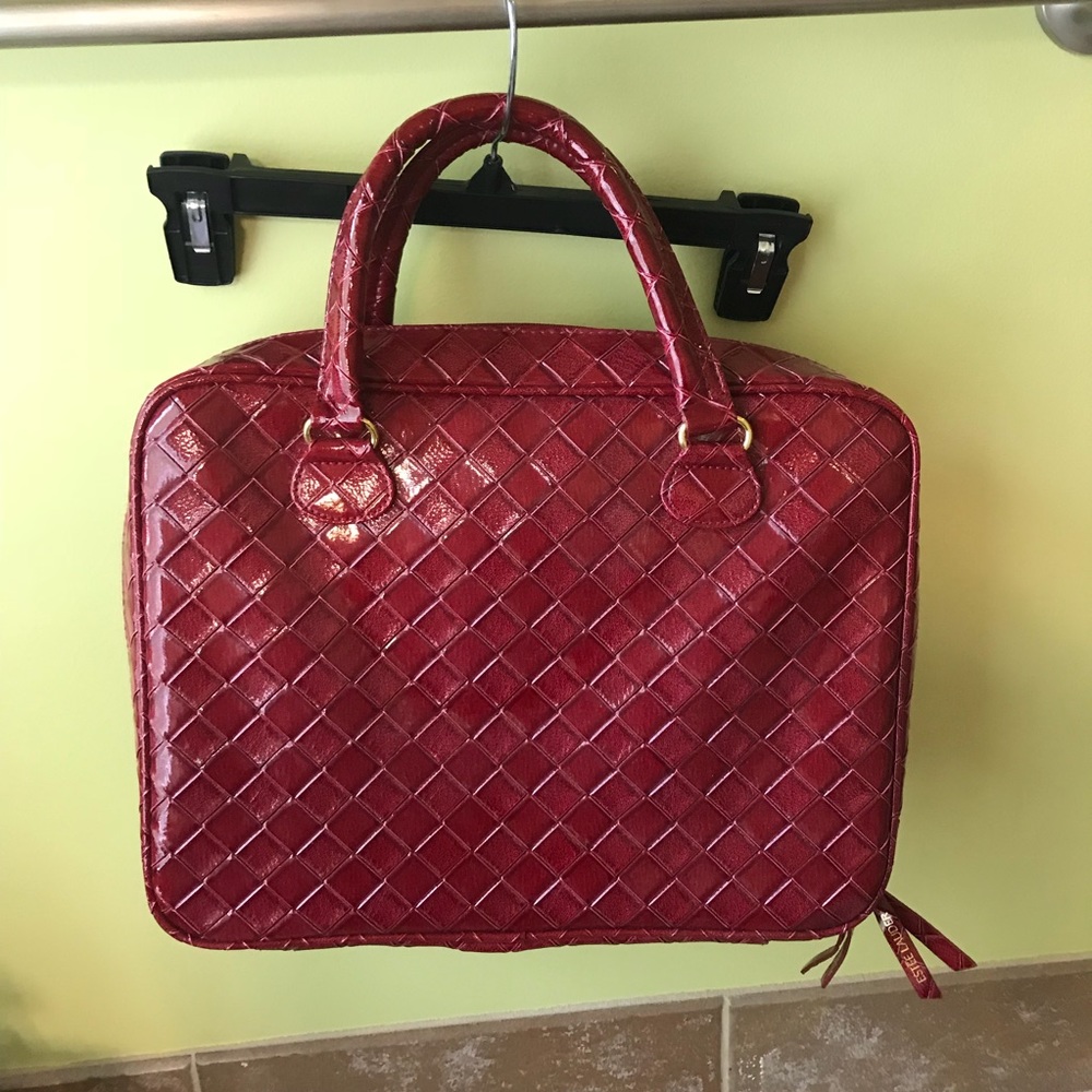 Estée Lauder makeup bag